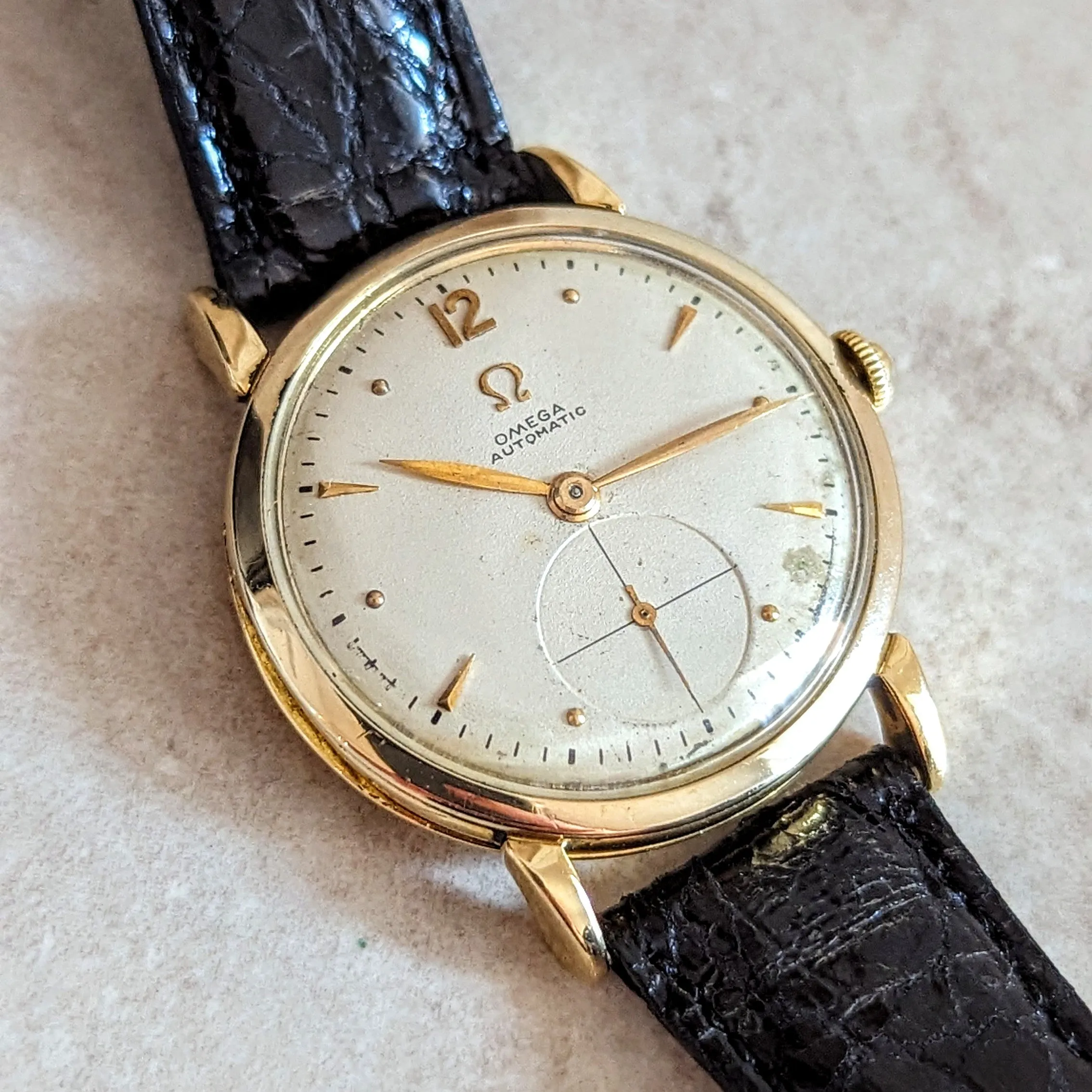1944 OMEGA Bumper Automatic Wristwatch 18K Solid Gold Cal. 30-10RA Vintage Watch