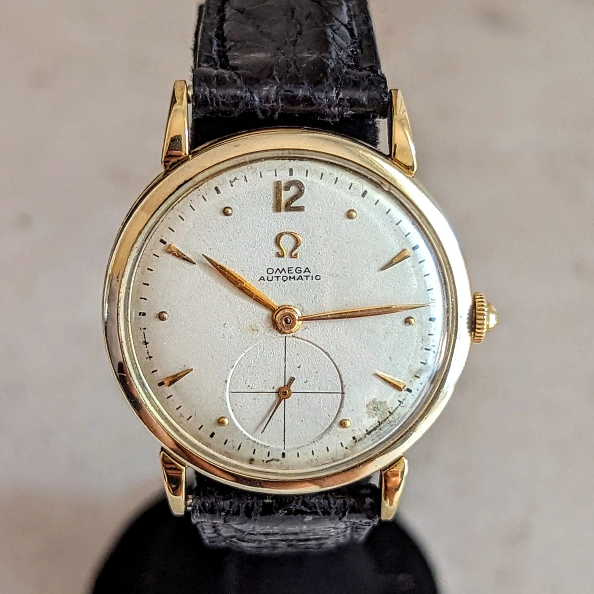 1944 OMEGA Bumper Automatic Wristwatch 18K Solid Gold Cal. 30-10RA Vintage Watch