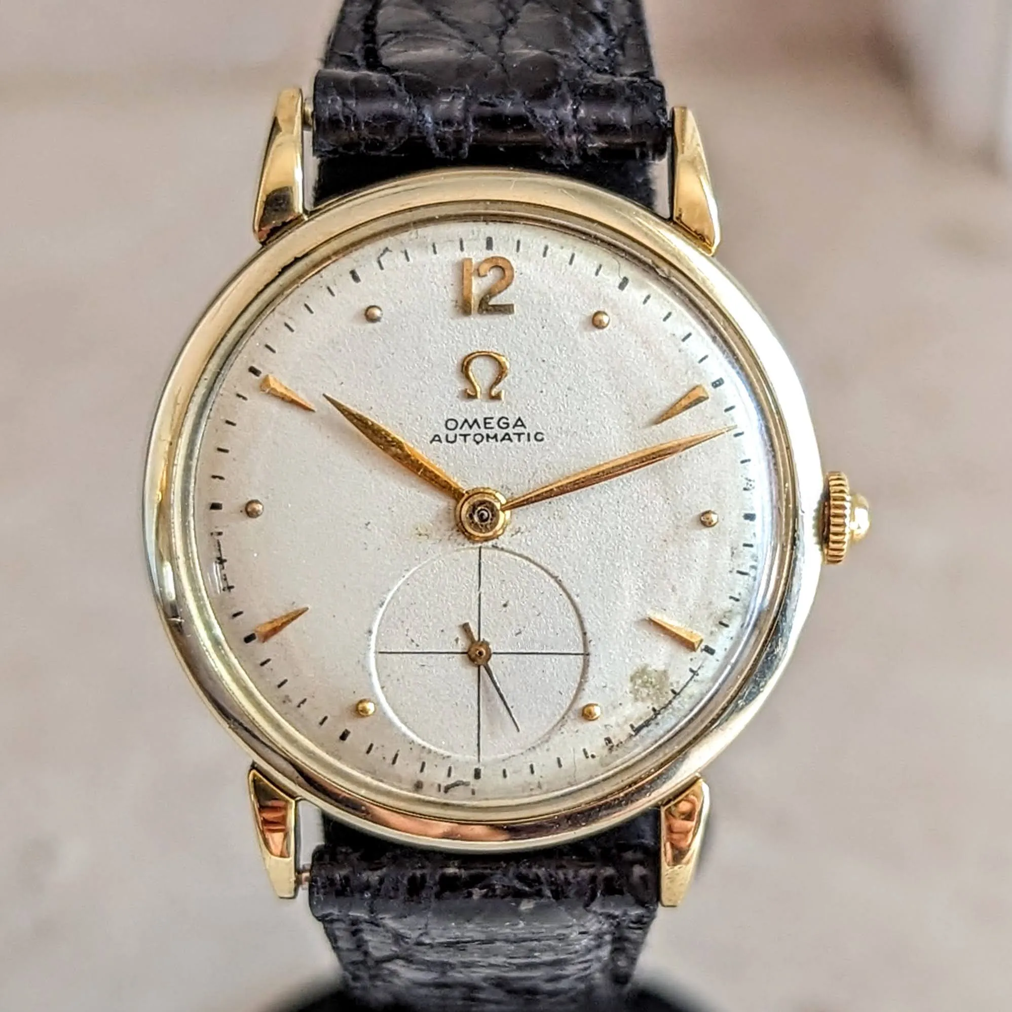 1944 OMEGA Bumper Automatic Wristwatch 18K Solid Gold Cal. 30-10RA Vintage Watch