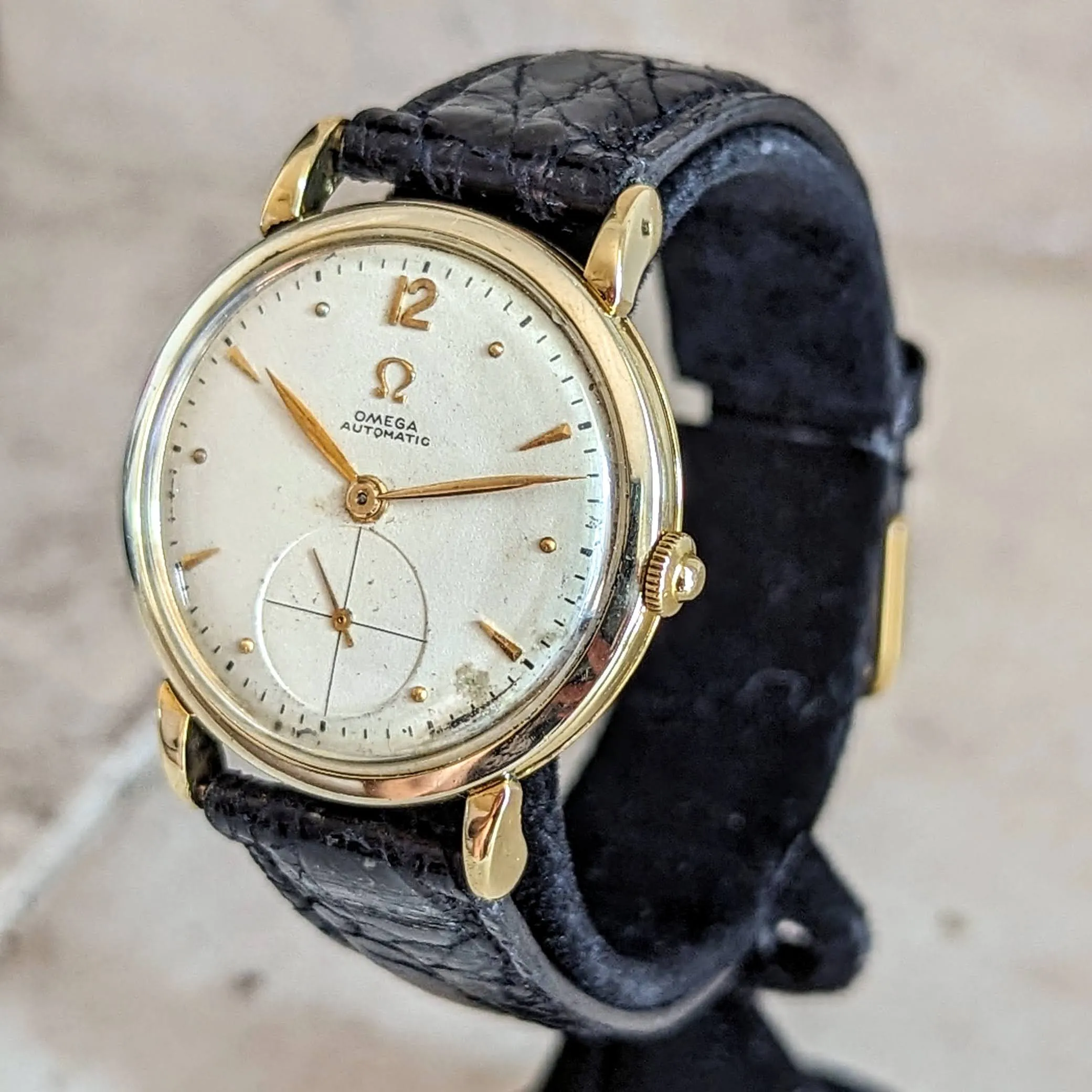 1944 OMEGA Bumper Automatic Wristwatch 18K Solid Gold Cal. 30-10RA Vintage Watch