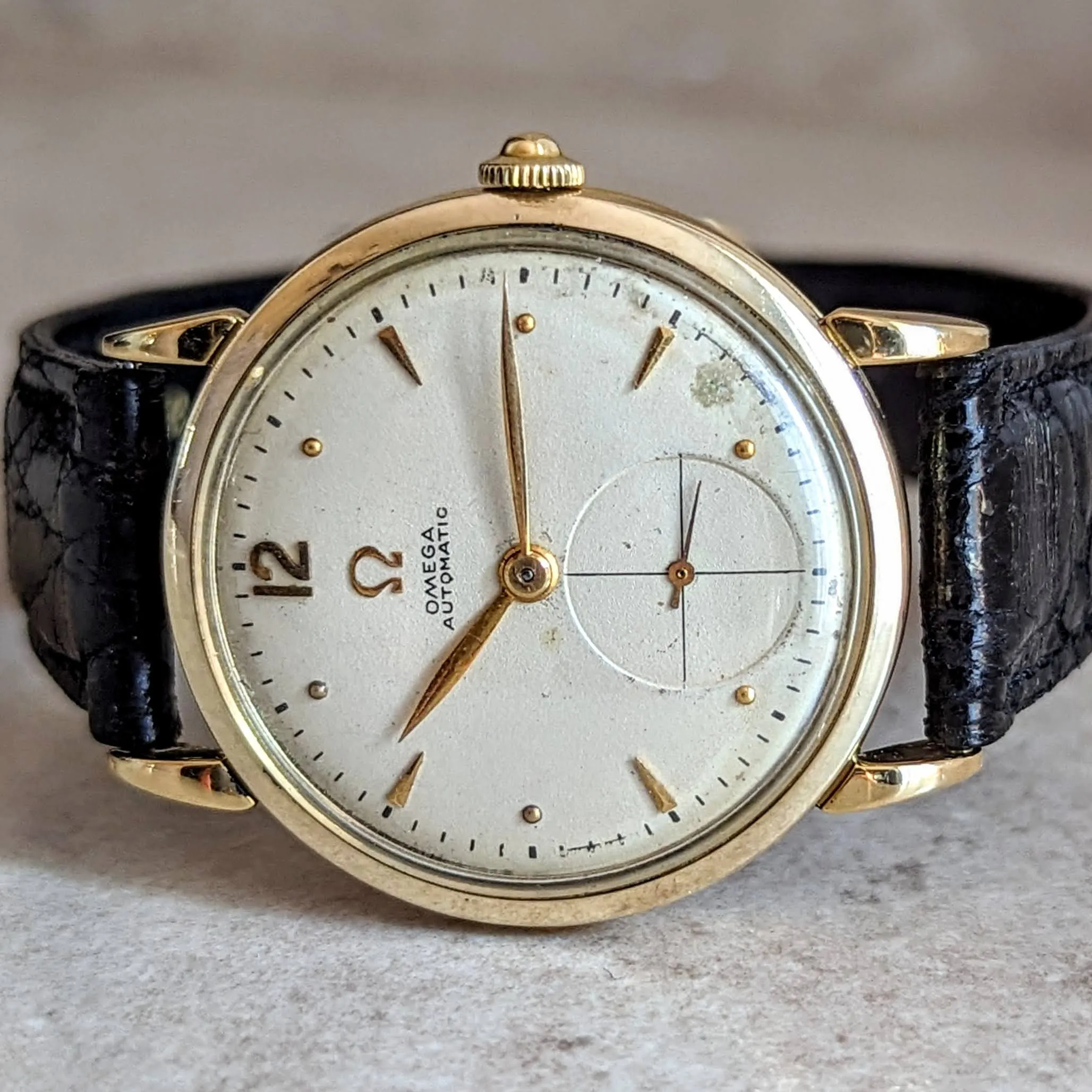 1944 OMEGA Bumper Automatic Wristwatch 18K Solid Gold Cal. 30-10RA Vintage Watch