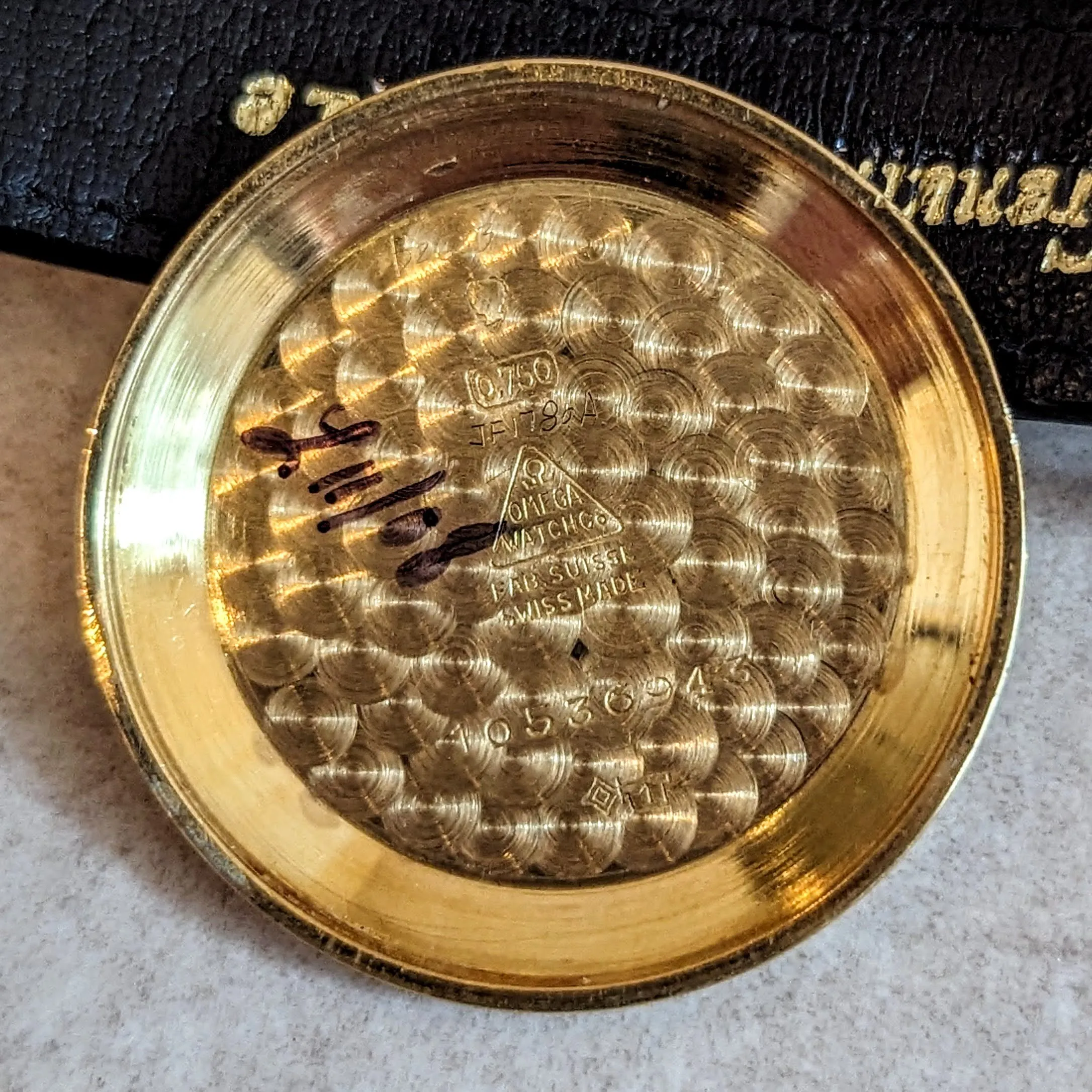 1944 OMEGA Bumper Automatic Wristwatch 18K Solid Gold Cal. 30-10RA Vintage Watch