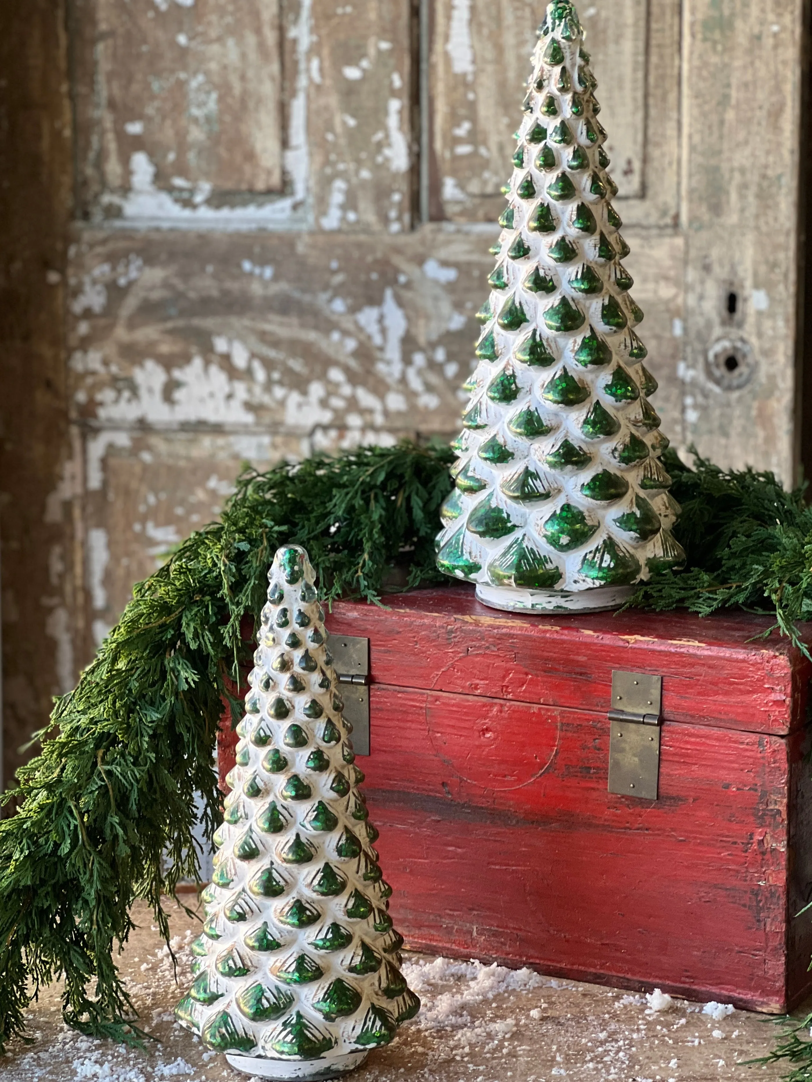 Gleaming Yule Tree | 15"