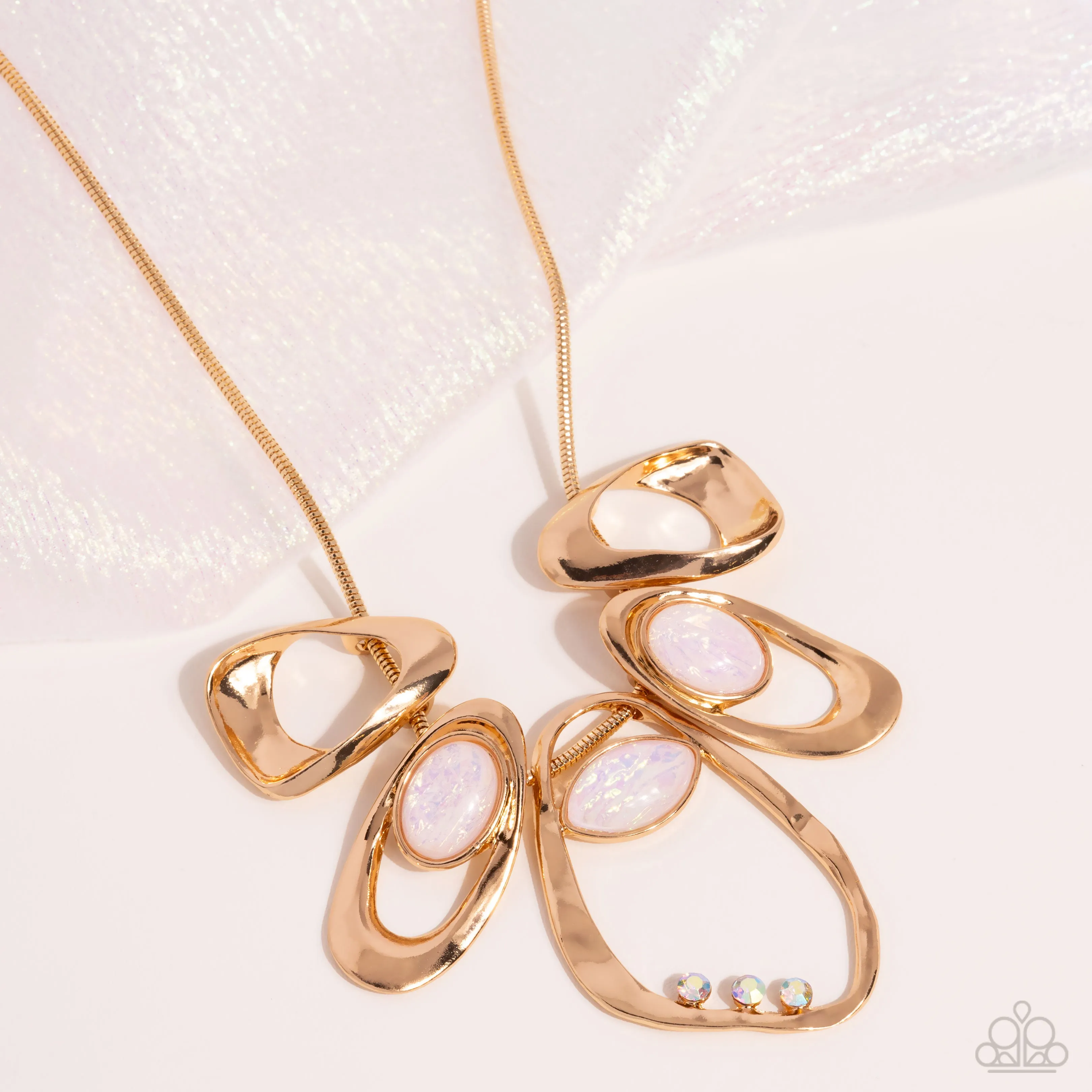 Necklaces Gleaming Gala - Gold N034
