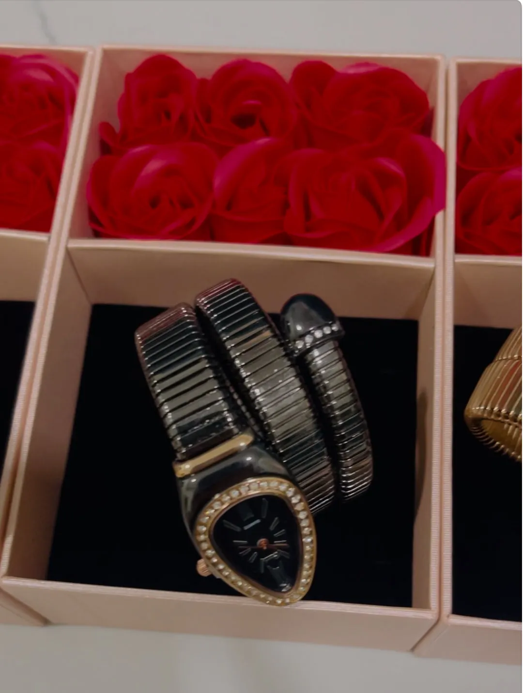Quartz glittering snake wrist watch for women WAT2346