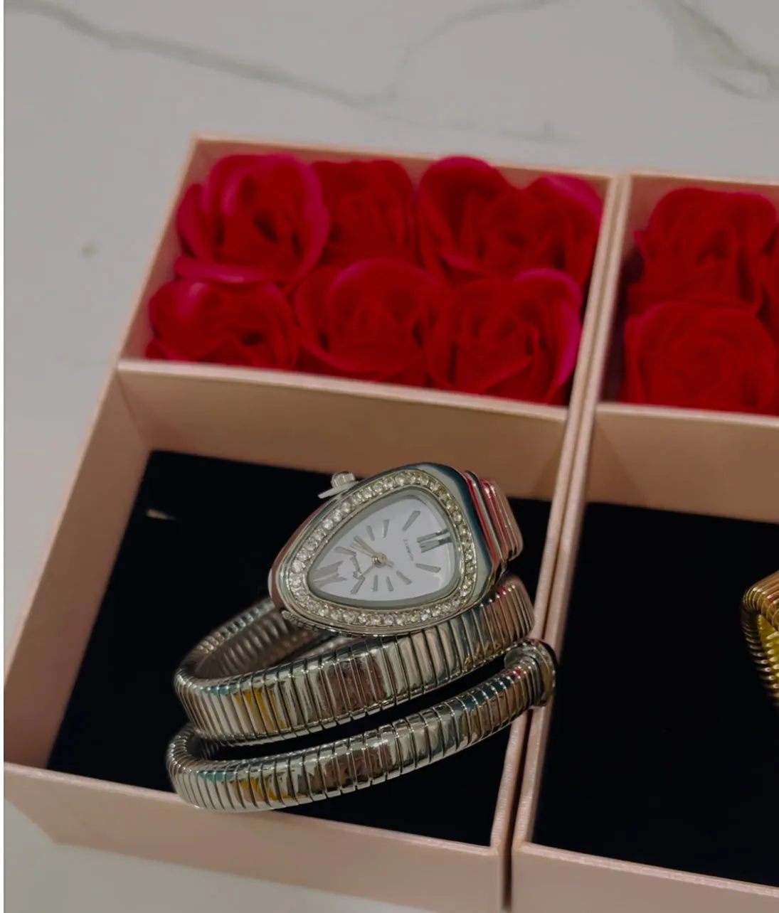 Quartz glittering snake wrist watch for women WAT2346