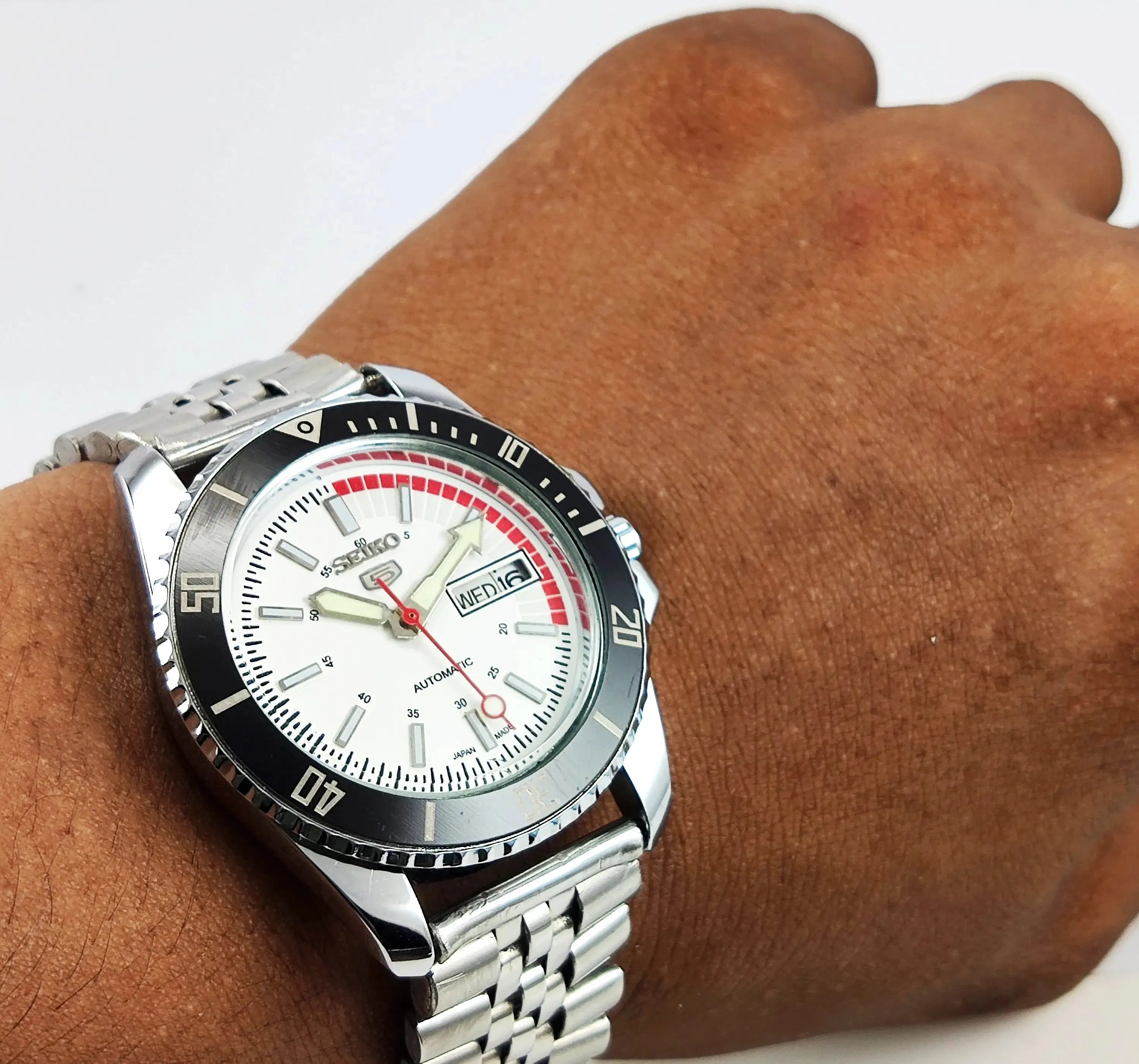 Seiko 5 6309 Automatic White Dial 17 Jewels Transparent Back Men's Wrist Watch