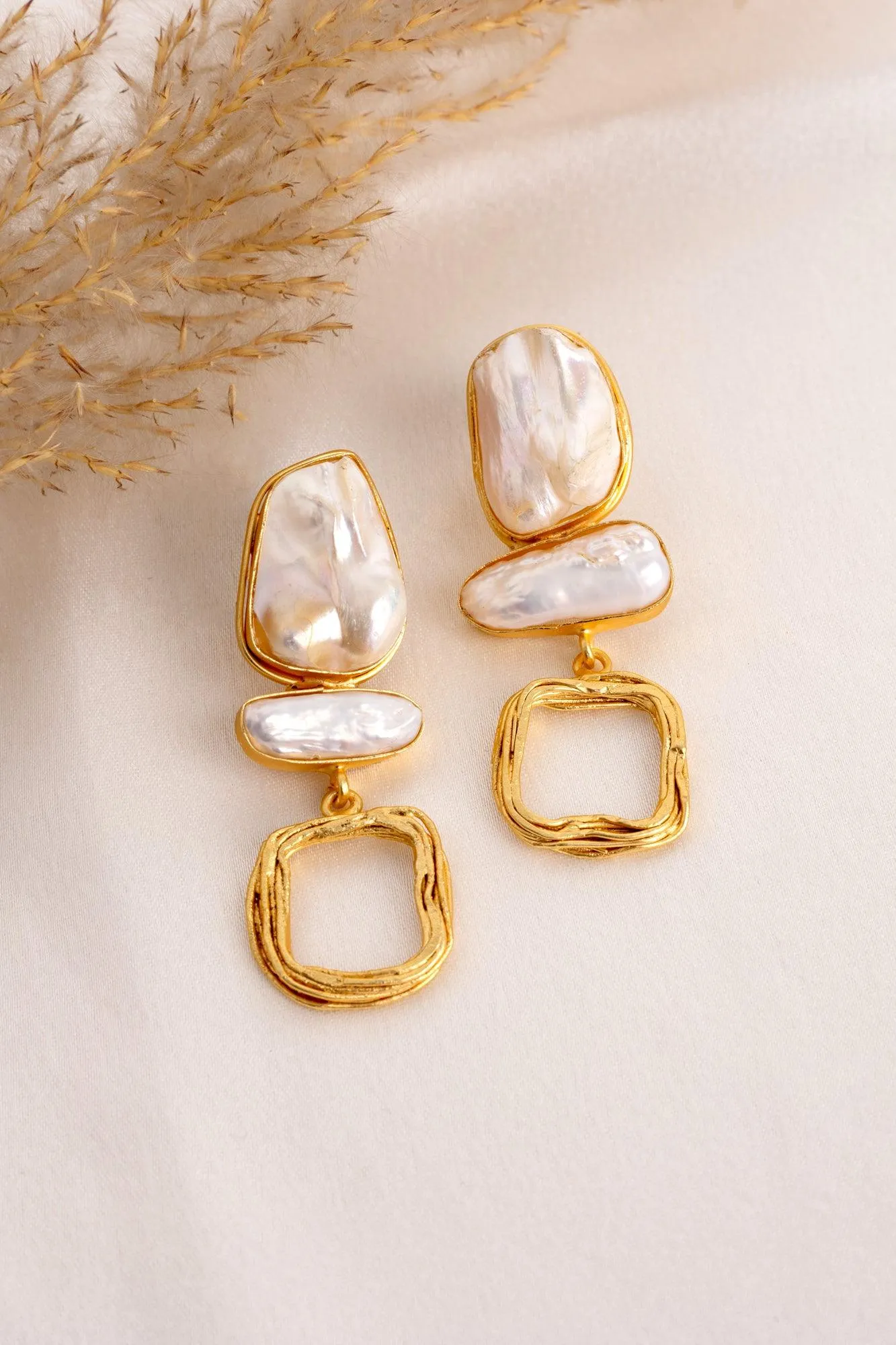 Sofie Pearl Earrings